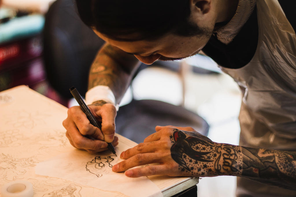 Công cụ thiết kế hình xăm Online