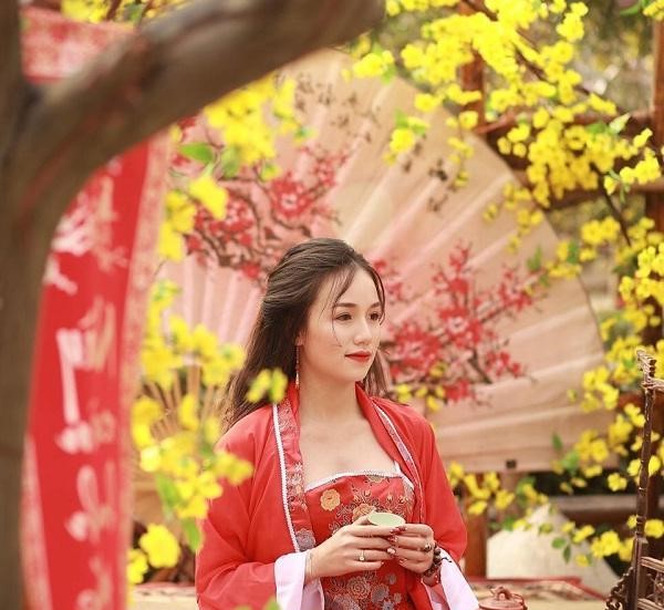 Diễn viên Nhung Thị trong Gãy TV là ai? Tiểu sử Nhung Thị của Gãy TV